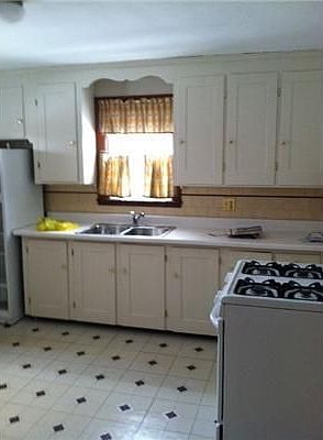 2nd image of 37 Jastram St
