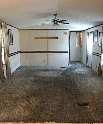 4th image of 371 Camellia Dr