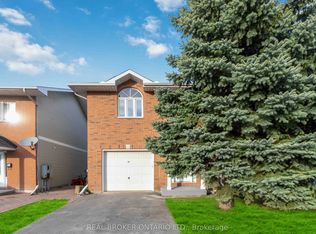 3A Southpark Dr, Ottawa, ON K1B3B8