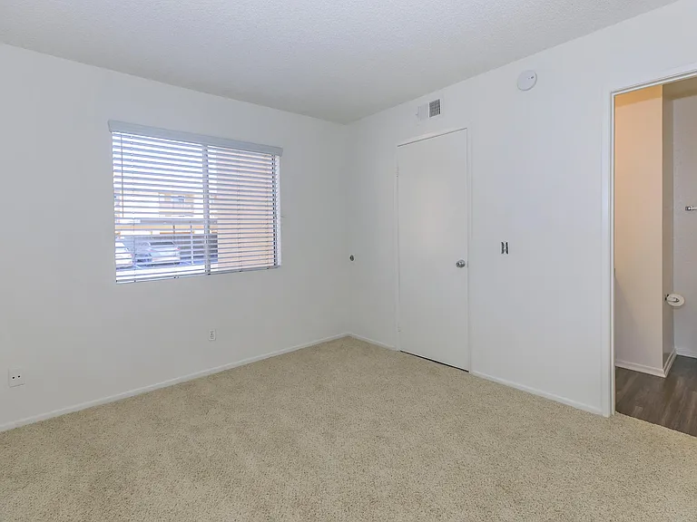 Mountain Creek Apartments — Photo 12