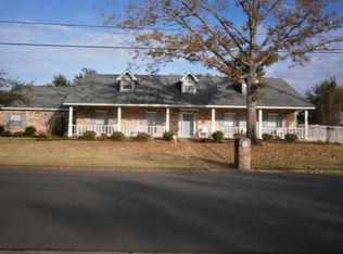 900 N Shore Dr, Biloxi, MS 39532