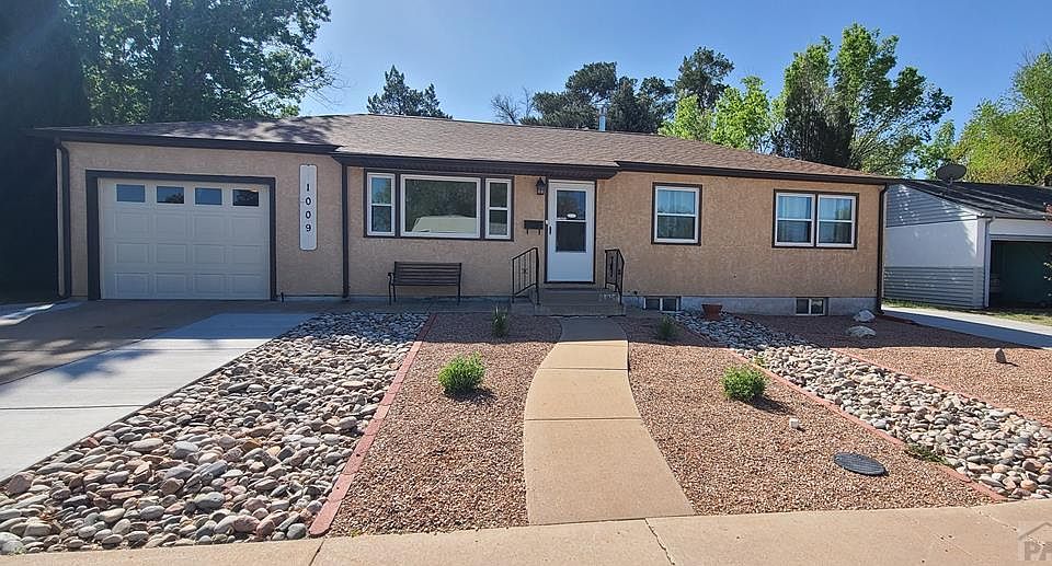 1st image of 1009 E Alexander Cir