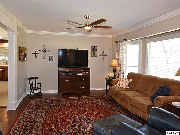 5th image of 710 Mira Vista Dr SE