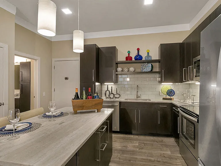 Aster Apartments — Photo 40