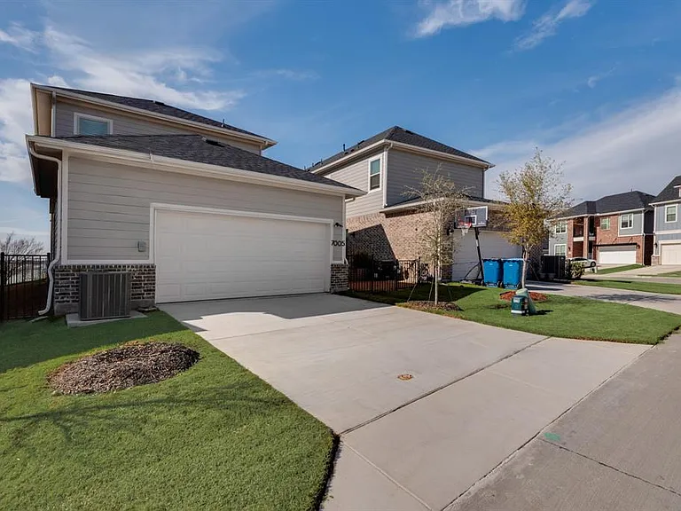 7005 Sunset Blvd — Photo 25