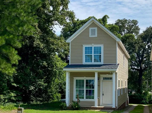 3921 Lexington Dr, Raleigh, NC 27606