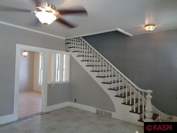5th image of 532 1st Ave N
