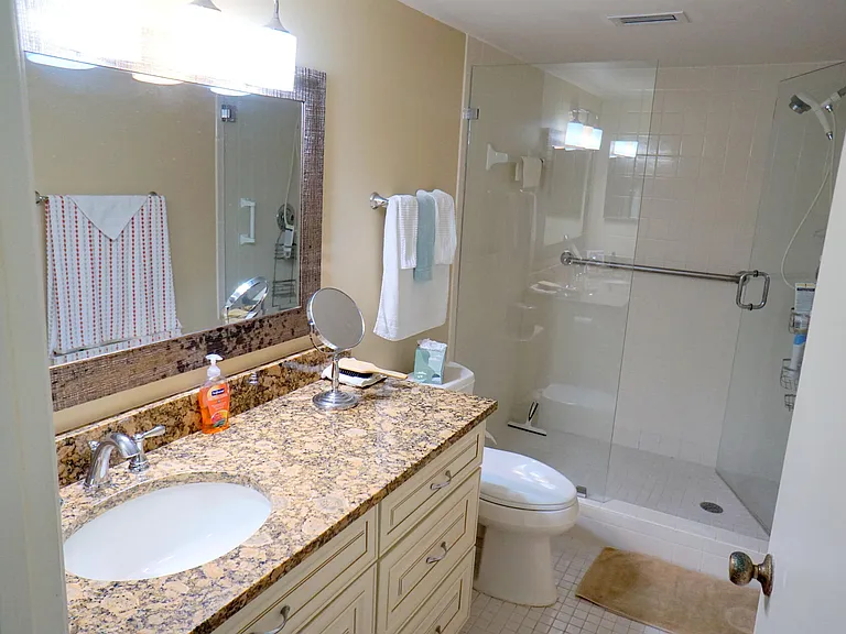 7286 Huntington Ln #306 — Photo 16