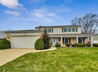 1706 S Surrey Ridge Dr, Arlington Heights, IL 60005