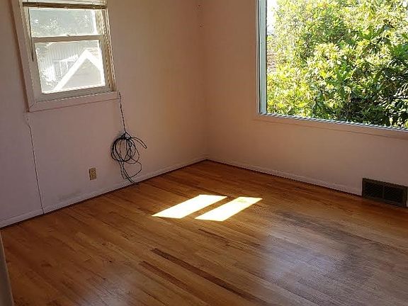 2nd image of 125 E Apple Ln