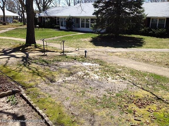 2nd image of 945C Aberdeen Dr