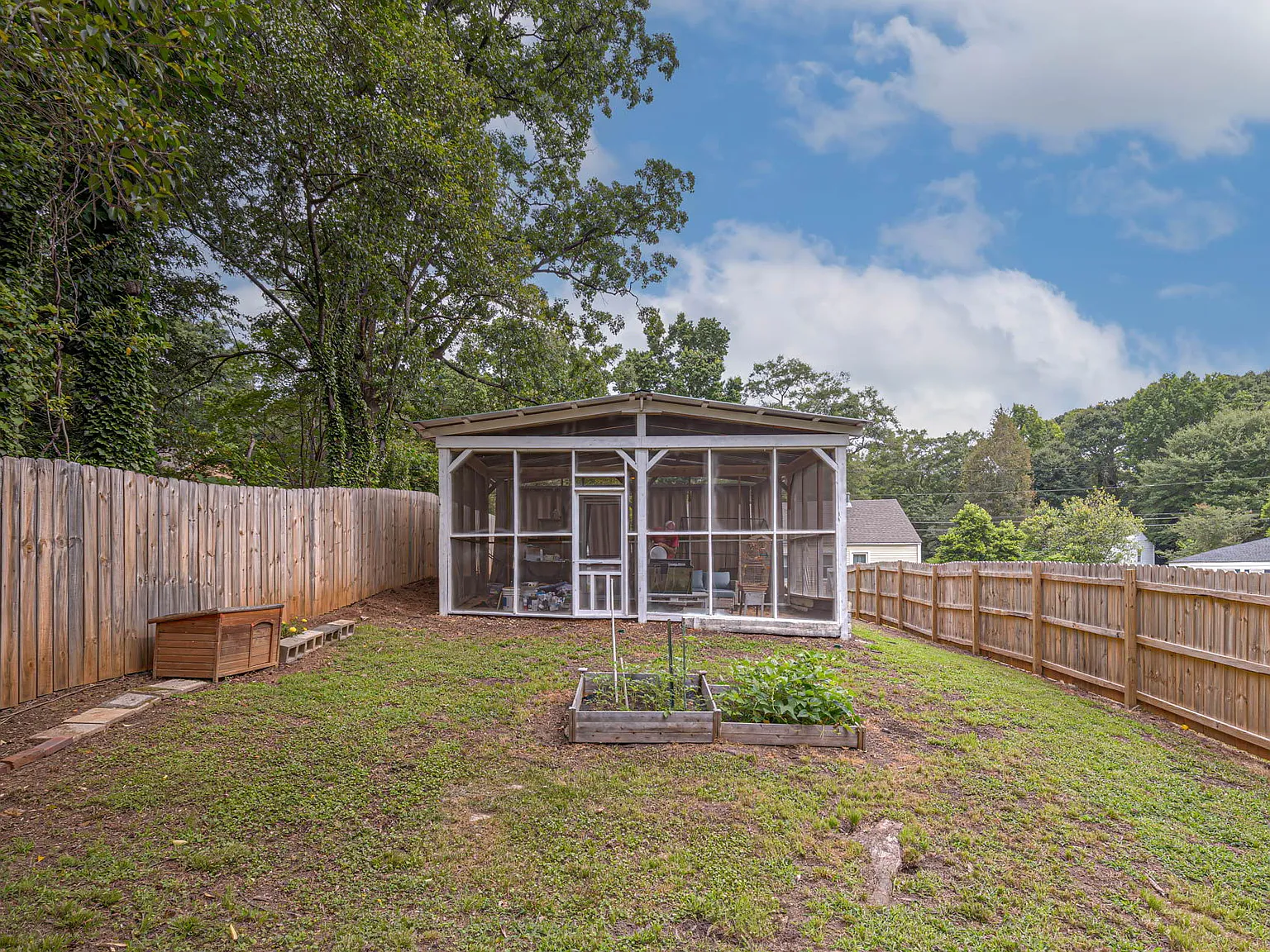 3 bed, 1162 sqft, $2,100 — Photo 4