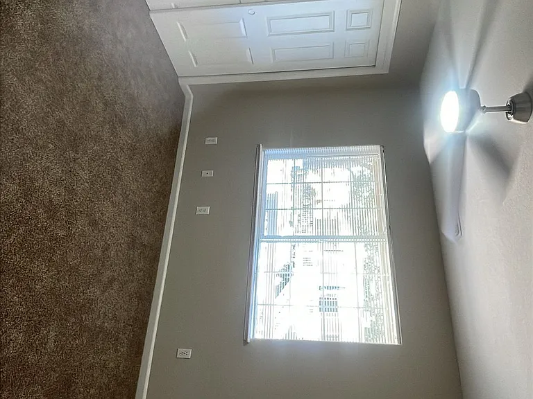 2120 Country Club Dr — Photo 9