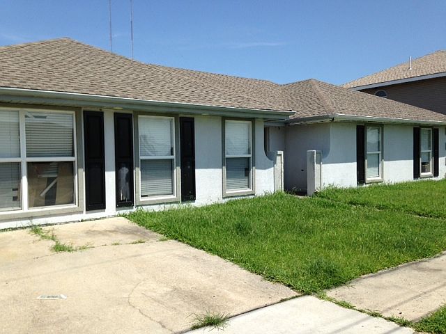 1st image of 3712 Pecan Dr