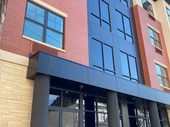 209 Oakdene Place image 2 of 8