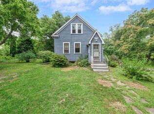 207 Lacus Dr, Holyoke, MA 01040
