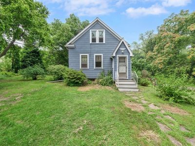 207 Lacus Dr, Holyoke, MA, 01040