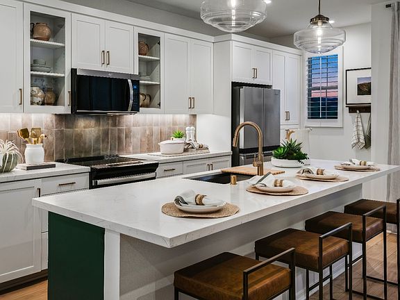 Waypoint Plan 1 Model Photography
