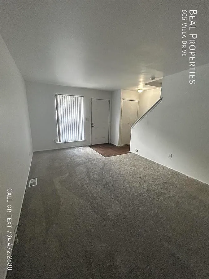 Building Photo - 605 Villa Dr