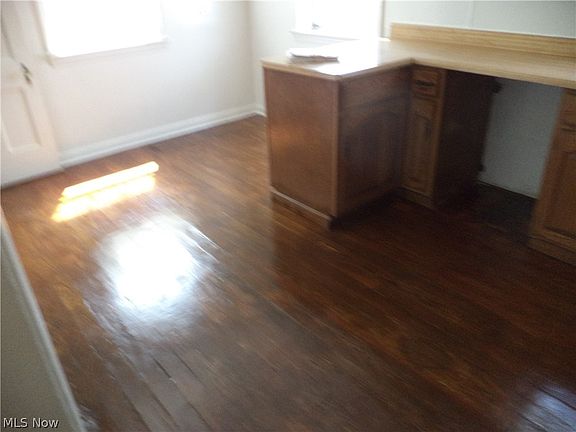 4th image of 3653 W 102nd St