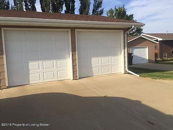 3rd image of 208 Gerard Dr