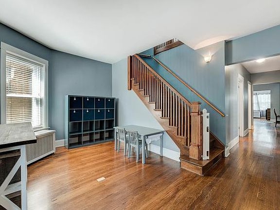 2nd image of 3334 W Wilson Ave #2