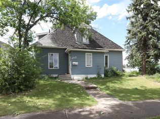 102 S Virginia St, Conrad, MT 59425