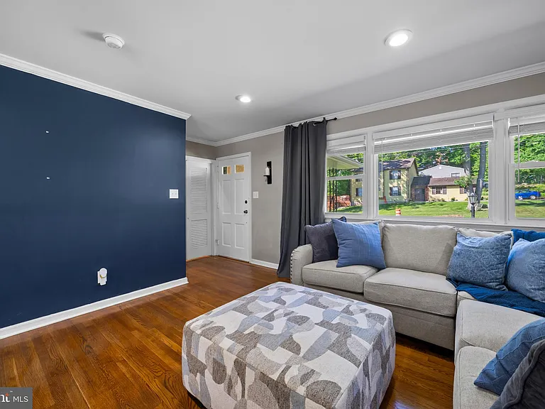 1216 Haines Ave — Photo 4