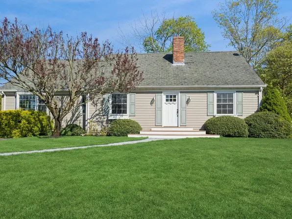 8 Ketcham Ave, Eastport, NY 11941