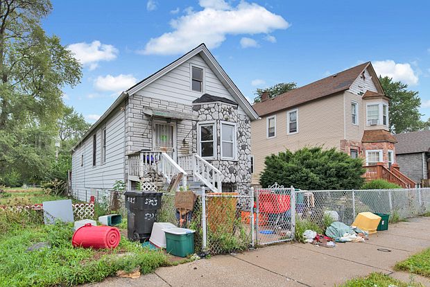 2nd image of 5211 S Emerald Ave
