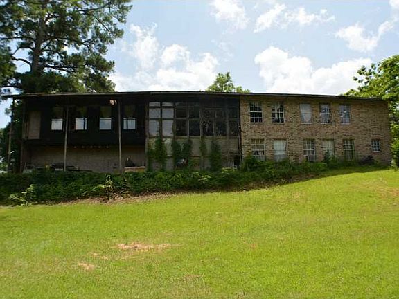 2nd image of 1700 Cross Lake Blvd