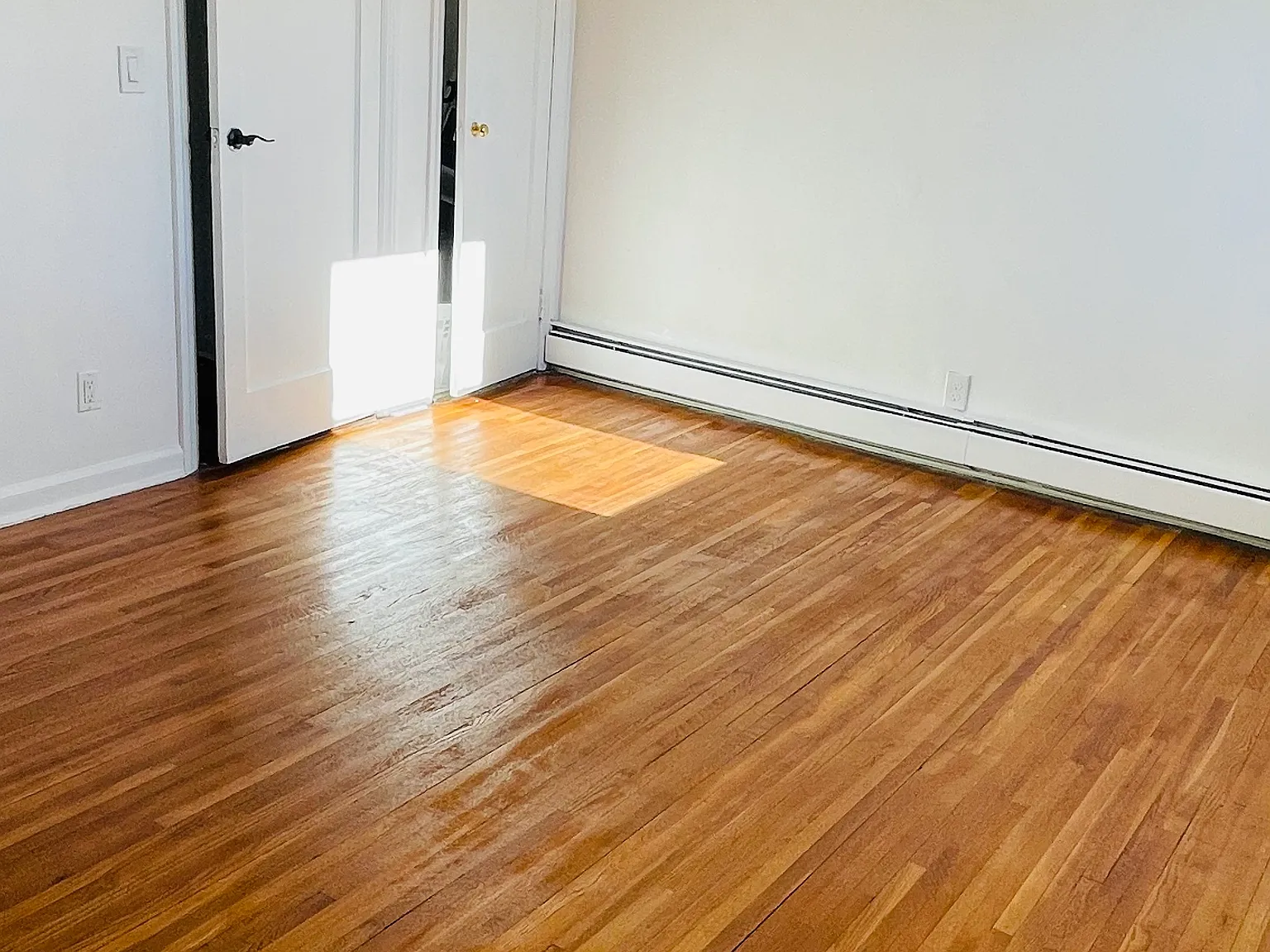 3 bed, 950 sqft, $2,600 — Photo 3