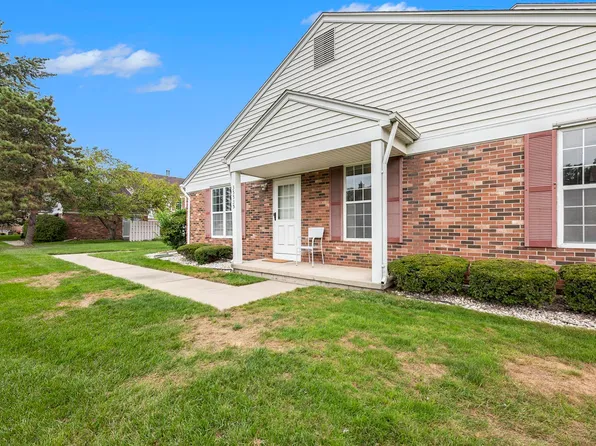 35535 Stillmeadow Ln #33, Clinton Township, MI 48035