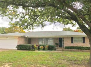 1104 Harmony Dr, Ardmore, OK 73401