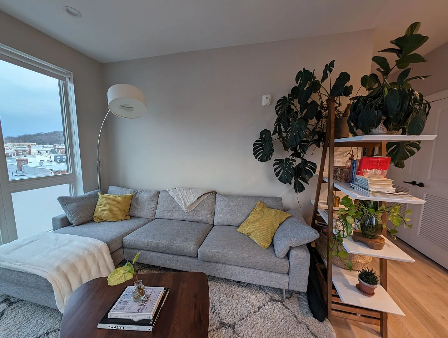 Lovely View! One Bedroom W/Private Balcony & Views of the Capital — Photo 3