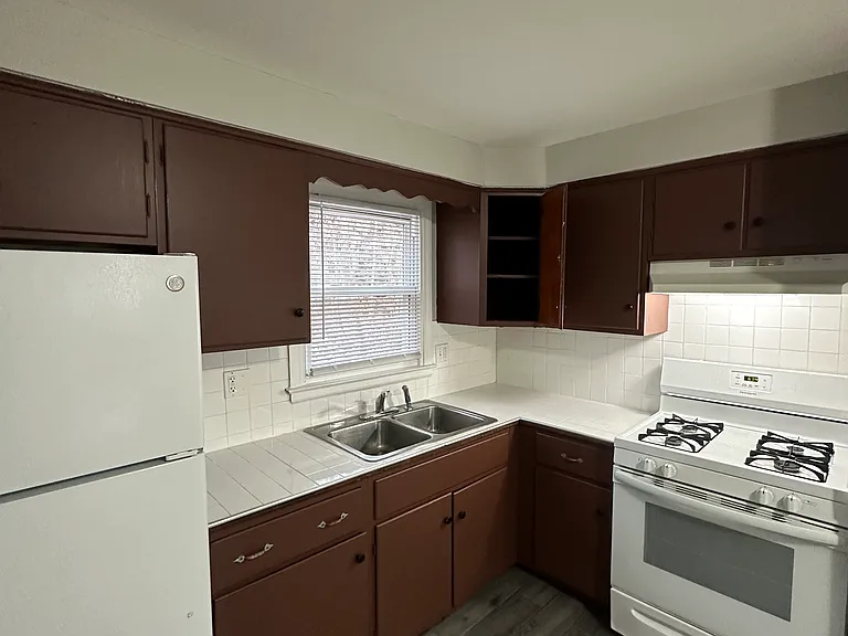 641 Newhall St #1R — Photo 1