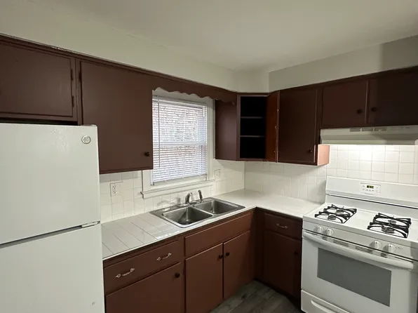 641 Newhall St, Hamden, CT