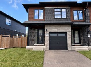 901 Robert Ferrie Dr, Kitchener, ON N2R0P2
