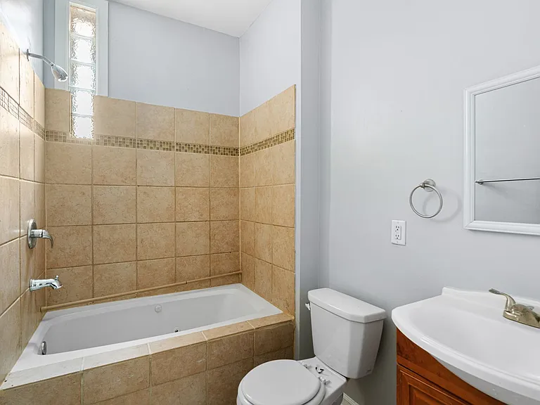 1422 Christian St #2R — Photo 1