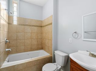 1422 Christian St #2R, Philadelphia, PA 19146