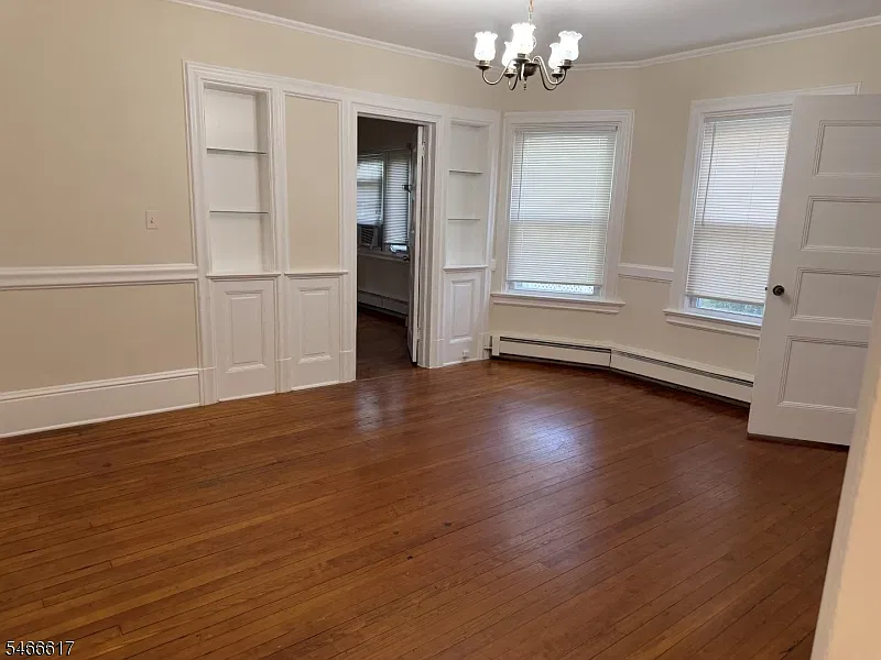 35 Gates Ave #1