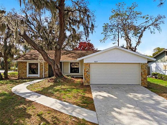 2nd image of 727 Isleton Dr