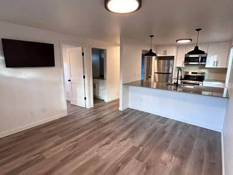 212 24th Ave — Photo 13