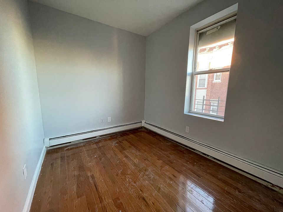 2nd image of 810 West St #14E