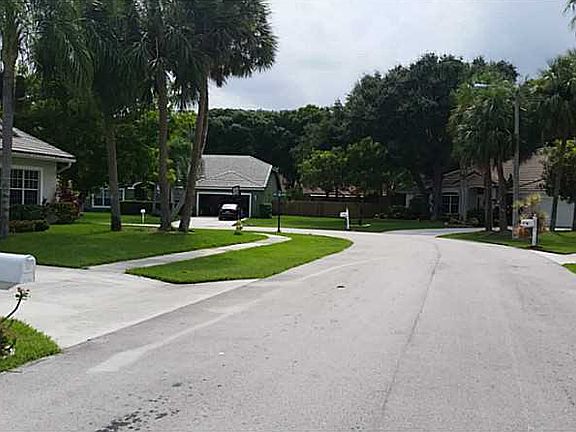 3rd image of 6440 NW 53rd St
