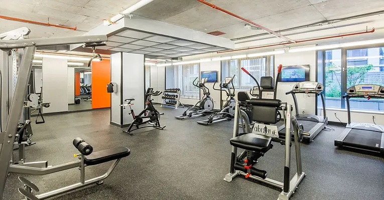 Rented by Greystar | media 33