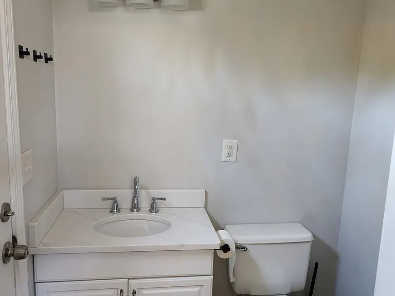 8006 Hemby Wood Dr — Photo 15
