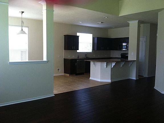 4th image of 10527 Saratoga Sq