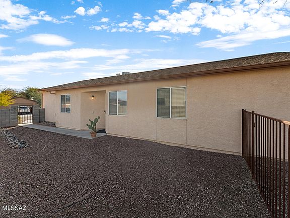 4th image of 6117 N April Dr