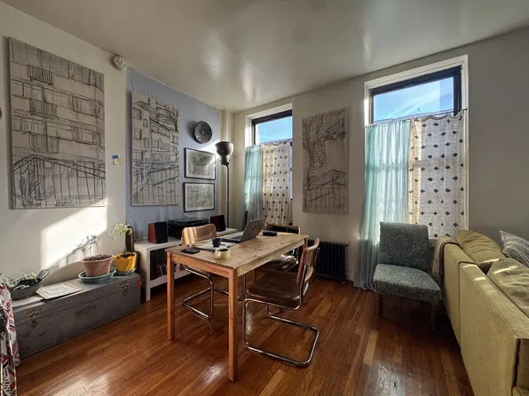 590 Franklin Avenue image 9 of 11